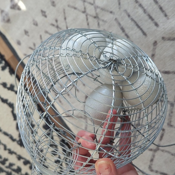 Wire Bird Basket with Eggs - Silver. Egg Transport - Picture 4 of 4